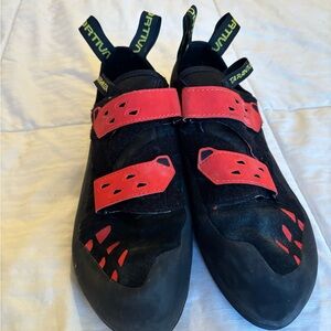 La Sportiva Mens Rock climbing shoes- Red and Black